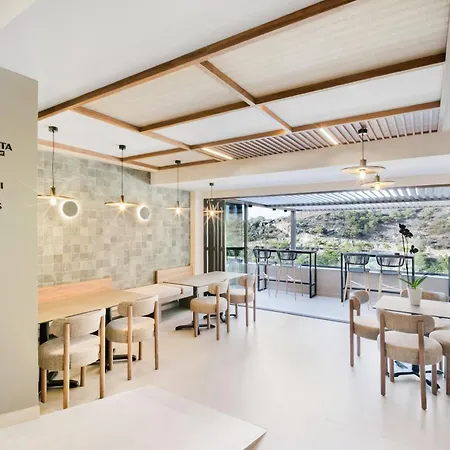 Eden Rock Hotel 4*